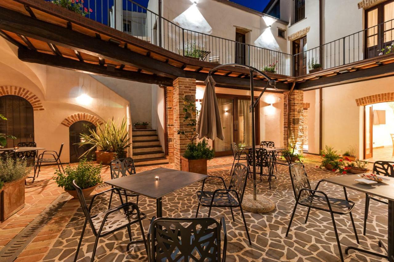 Hotel Domo Pro Vois Orosei Exterior foto